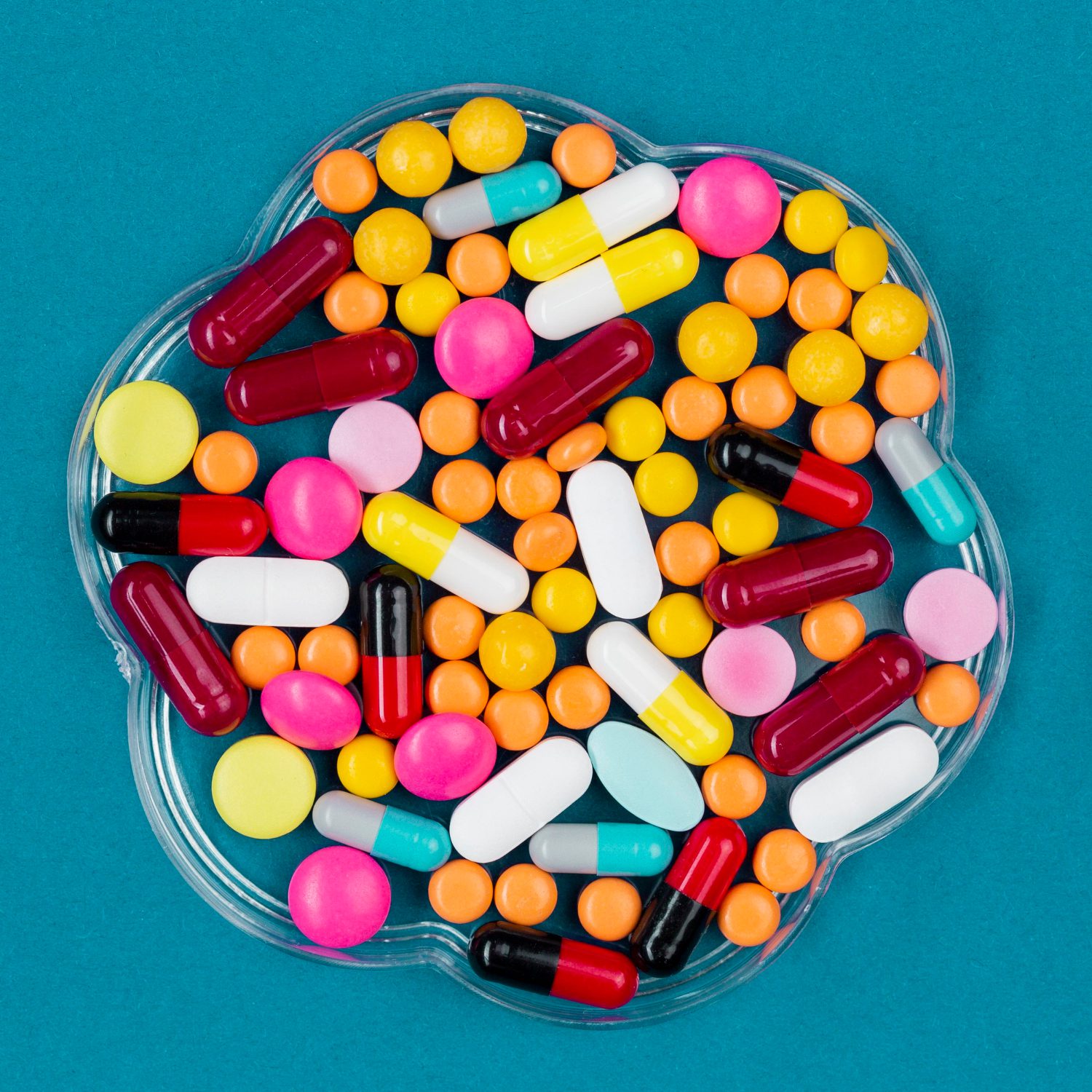 bowl-with-pills-table